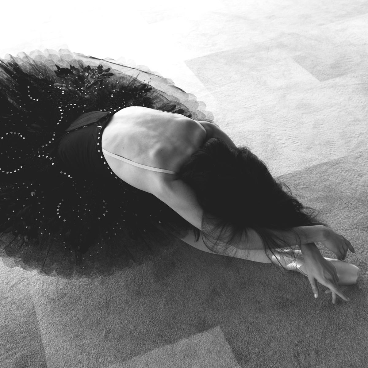 THE WEIGHT — photograph 07